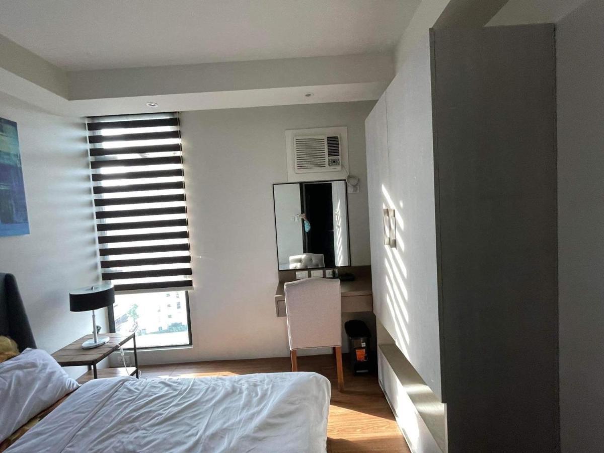 2 Bedroom Portovita Tower 12-a * Manila