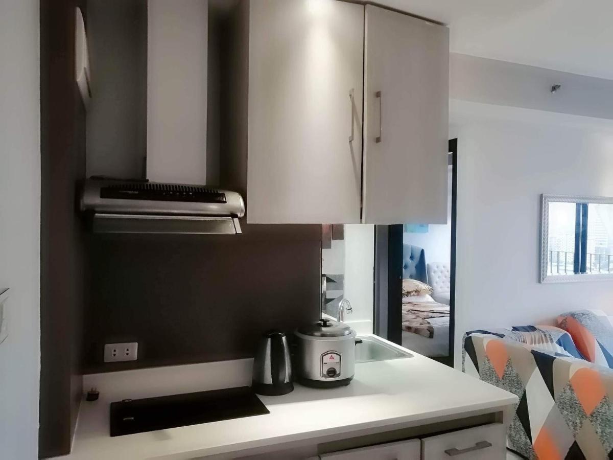 2 Bedroom Portovita Tower 12-a * Manila